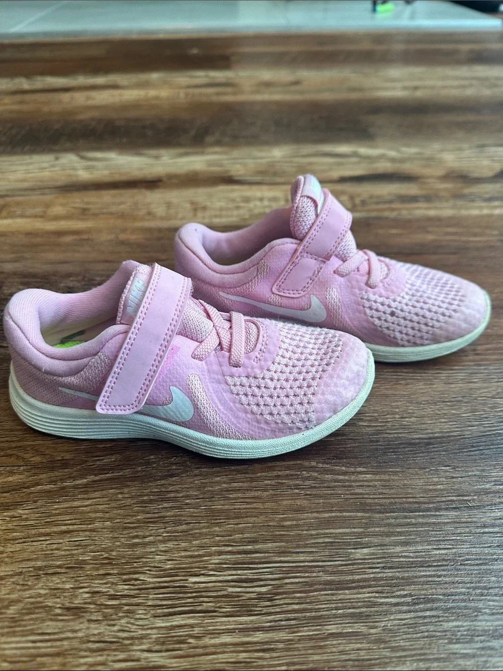 Nike Kids Pink Hook-and-Loop Mesh Sneakers